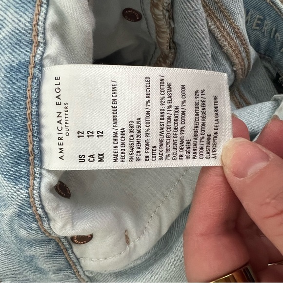 American Eagle Women's Light Wash High Rise Jean Shorts Sz 12 - Picture 6 of 7